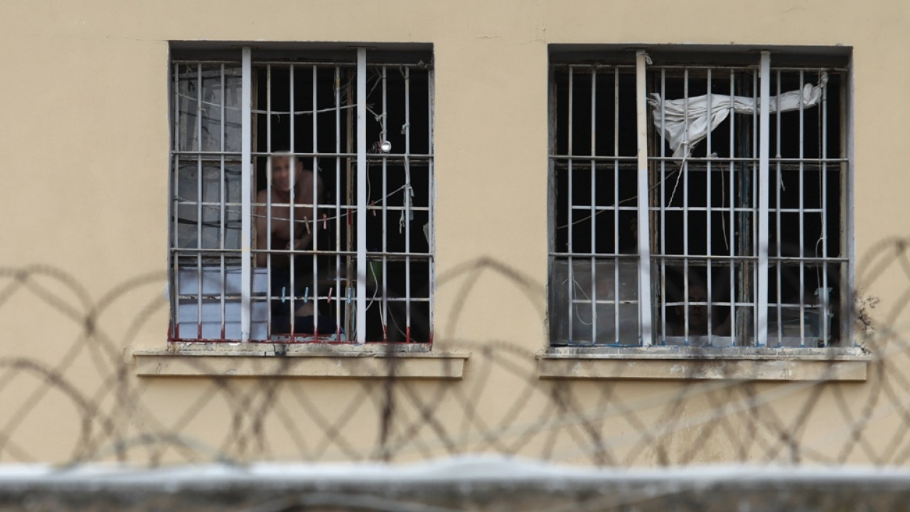 προφυλακιστέος μετά την απολογία του ο 23χρονος για τον άγριο ξυλοδαρμό του 4χρονου στα μέγαρα