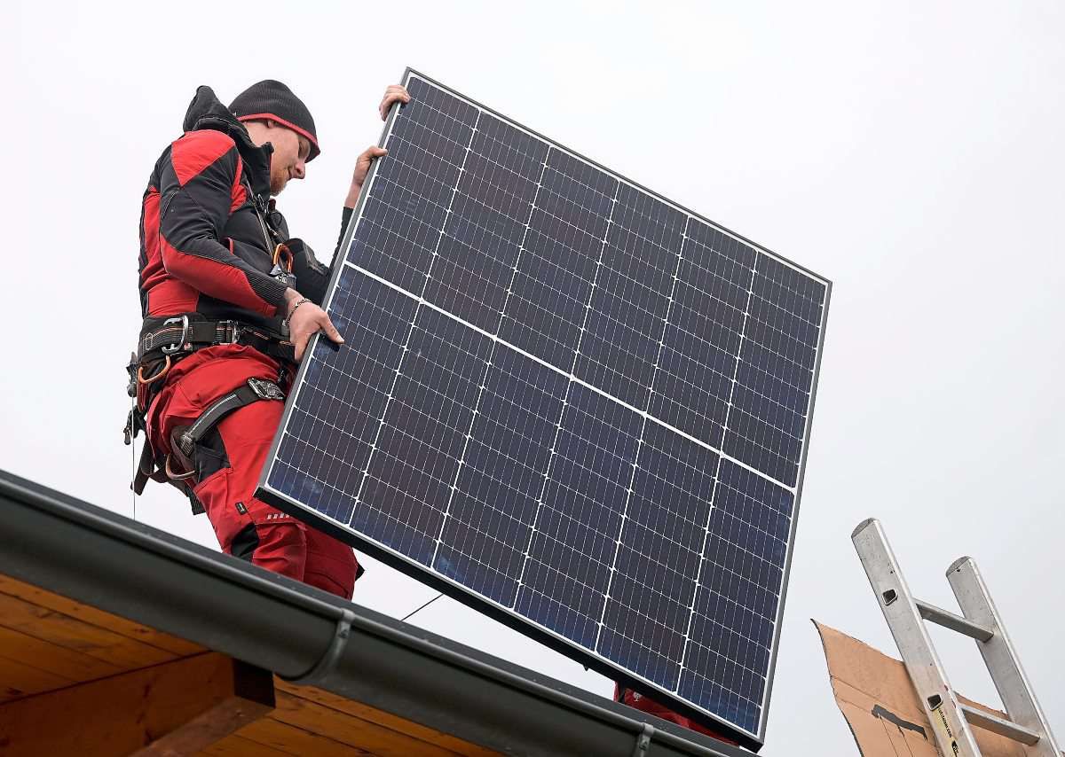 solaranlagen sind jetzt steuerbefreit, aber haben die kunden auch etwas davon?