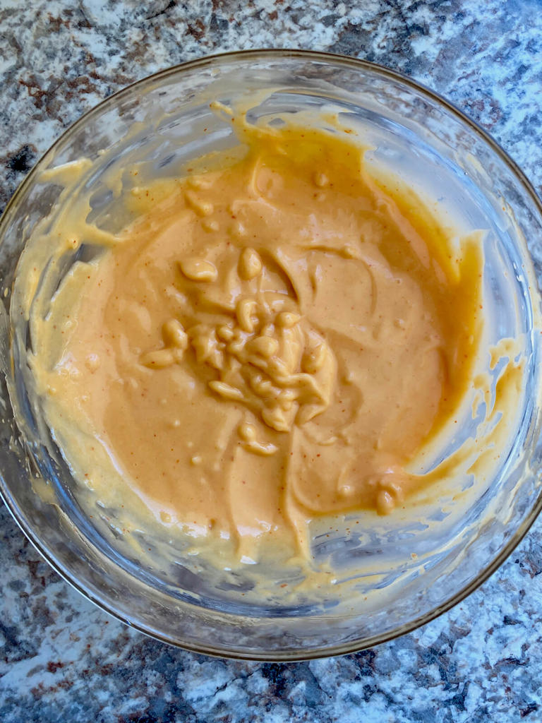 Spicy Garlic Aioli Without Mayo (Sriracha Aioli)