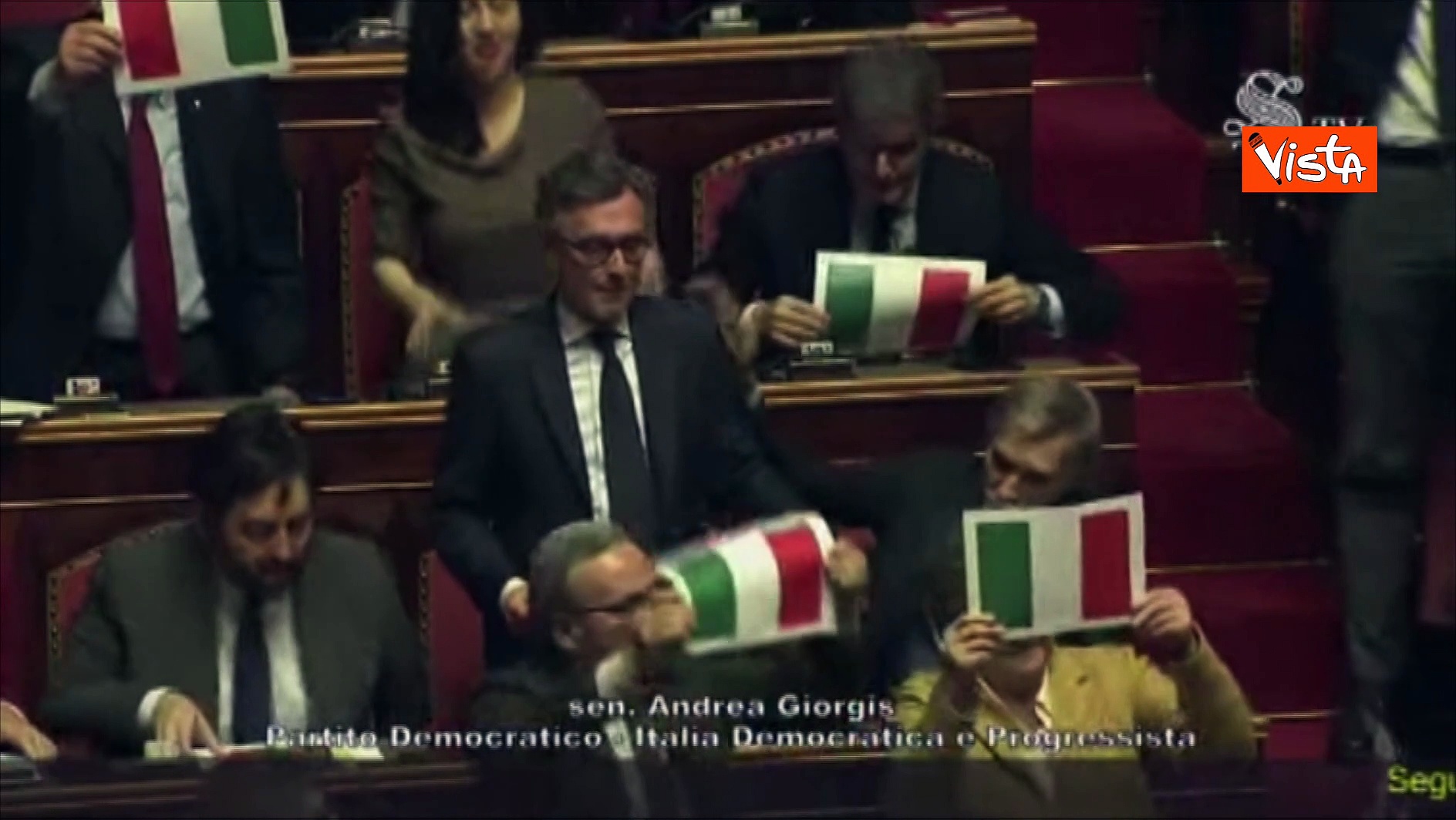 Autonomia, Il Pd Sventola Tricolore In Aula. De Priamo (FdI): Un Passo ...