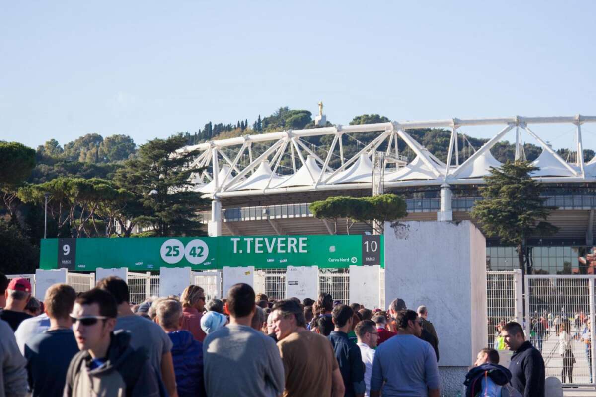 L’attentato Allo Stadio Olimpico Di Cosa Nostra: Passa Pullman Di ...