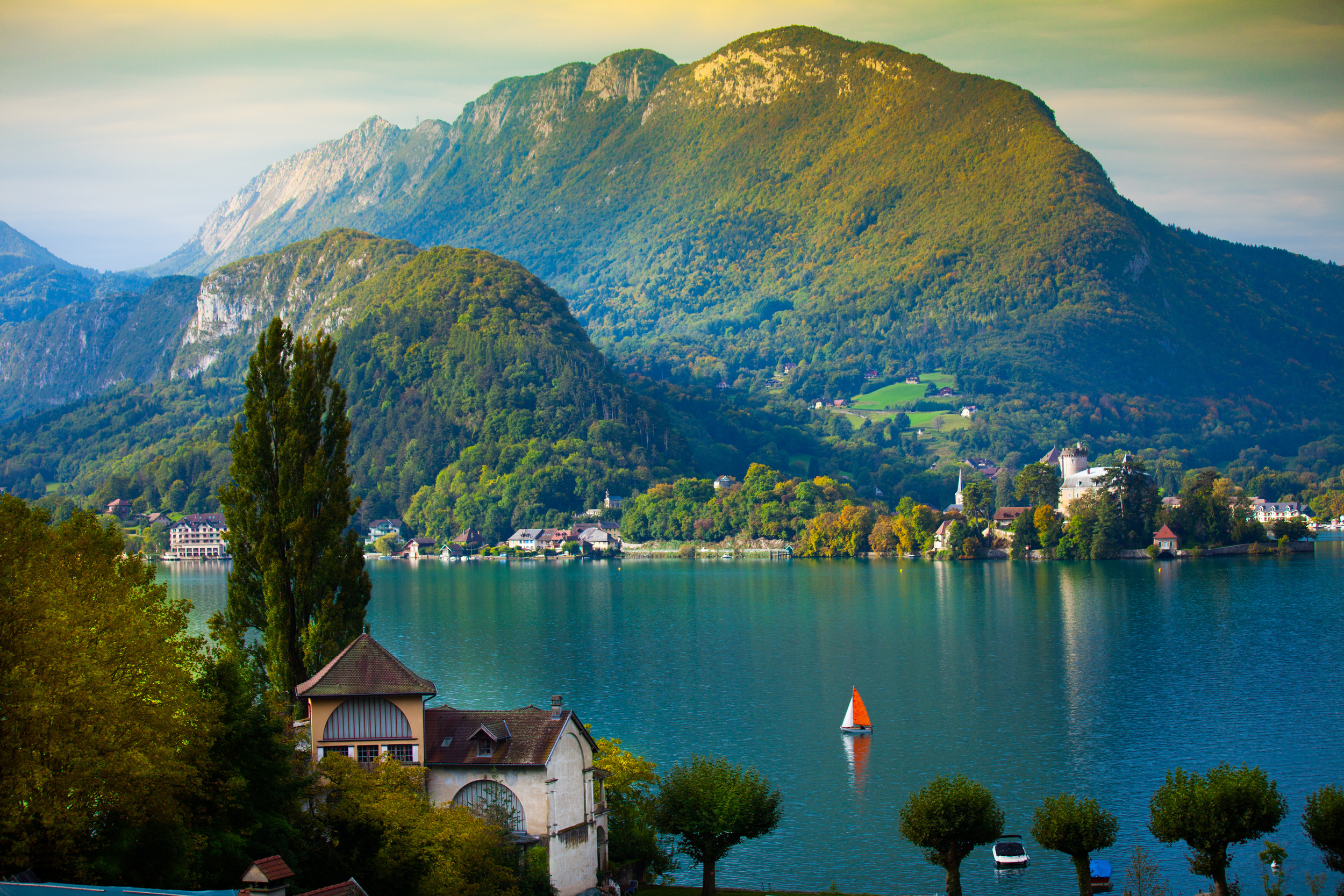 20 Of The Cutest Lake European Towns