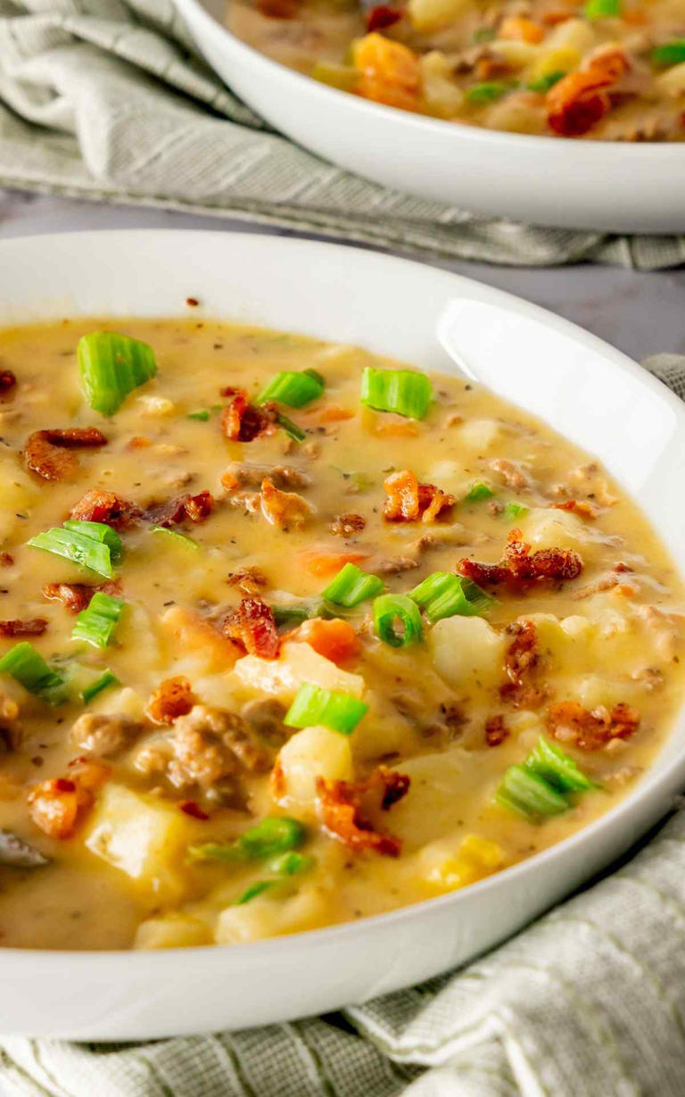 Easy Crockpot Cheeseburger Soup