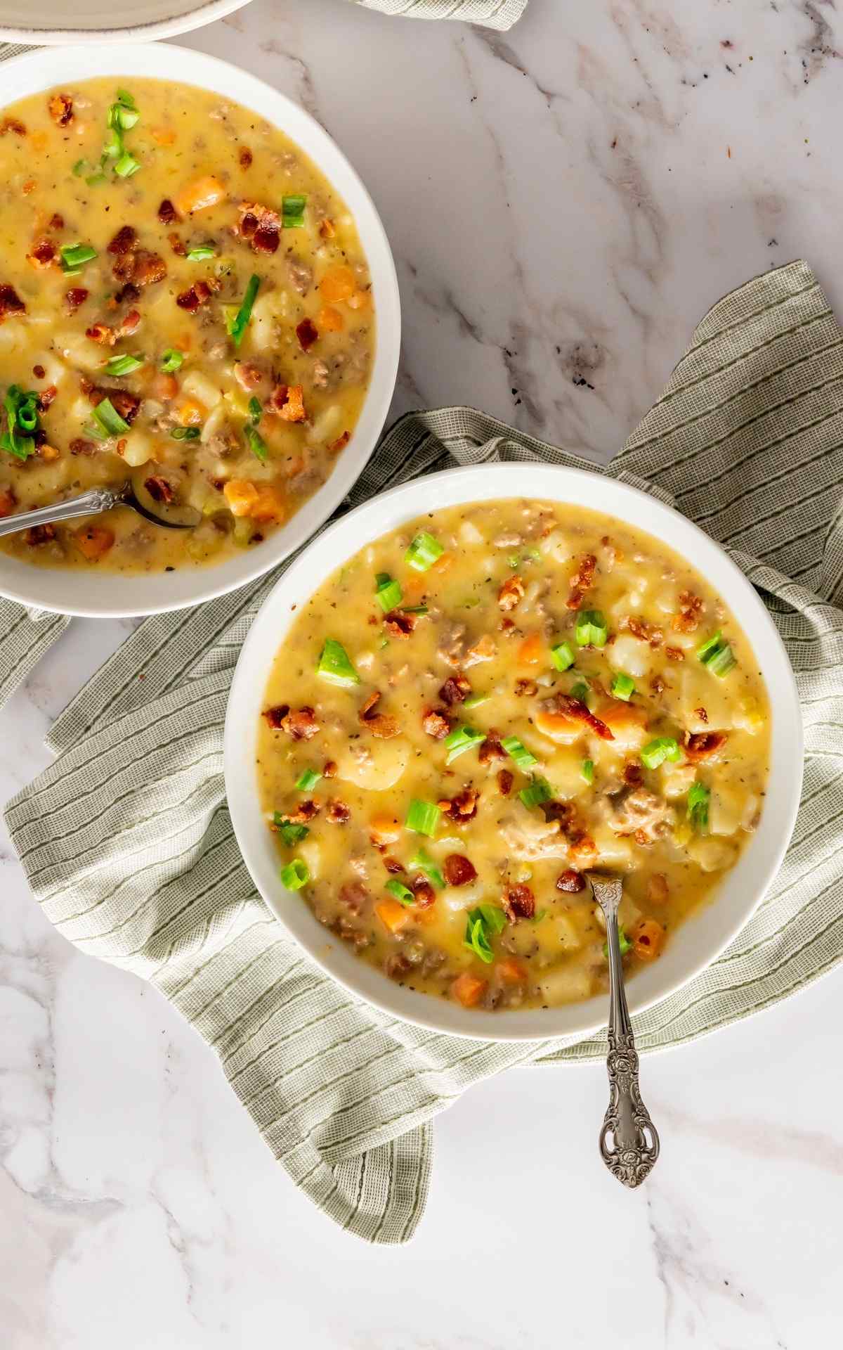 Easy Crockpot Cheeseburger Soup