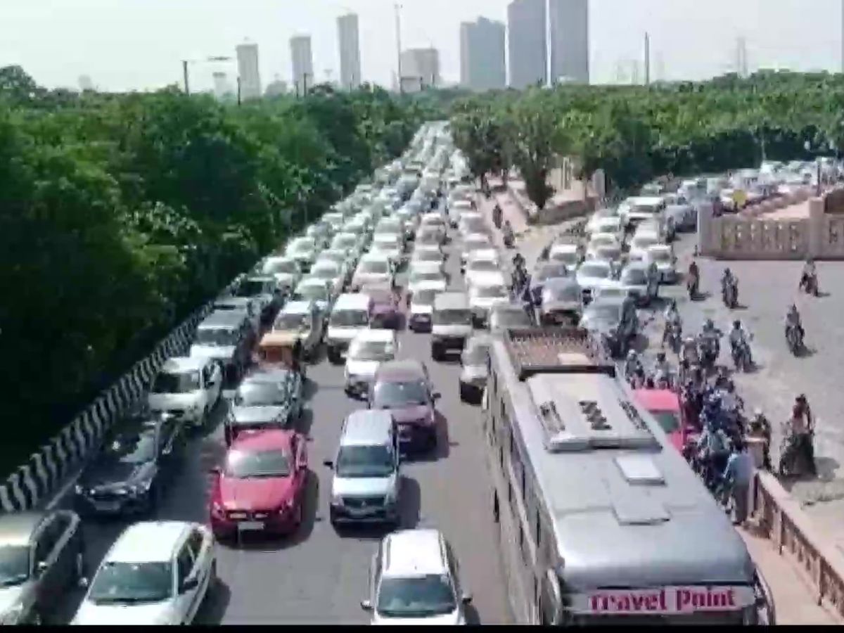 Travelling From Delhi To Noida Today? Check Traffic Restrictions ...