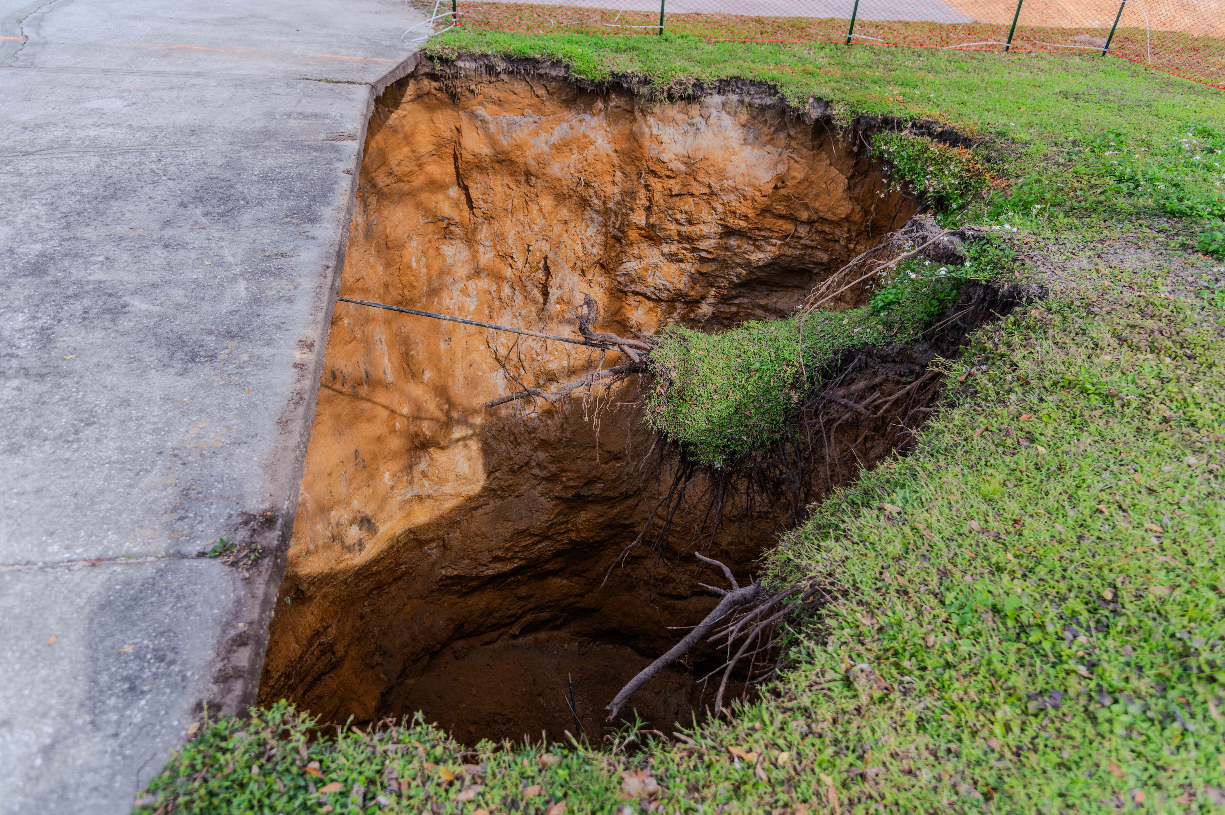 60-foot Sinkhole Opened In Florida Front Lawn, Leaving Neighbors Nervous