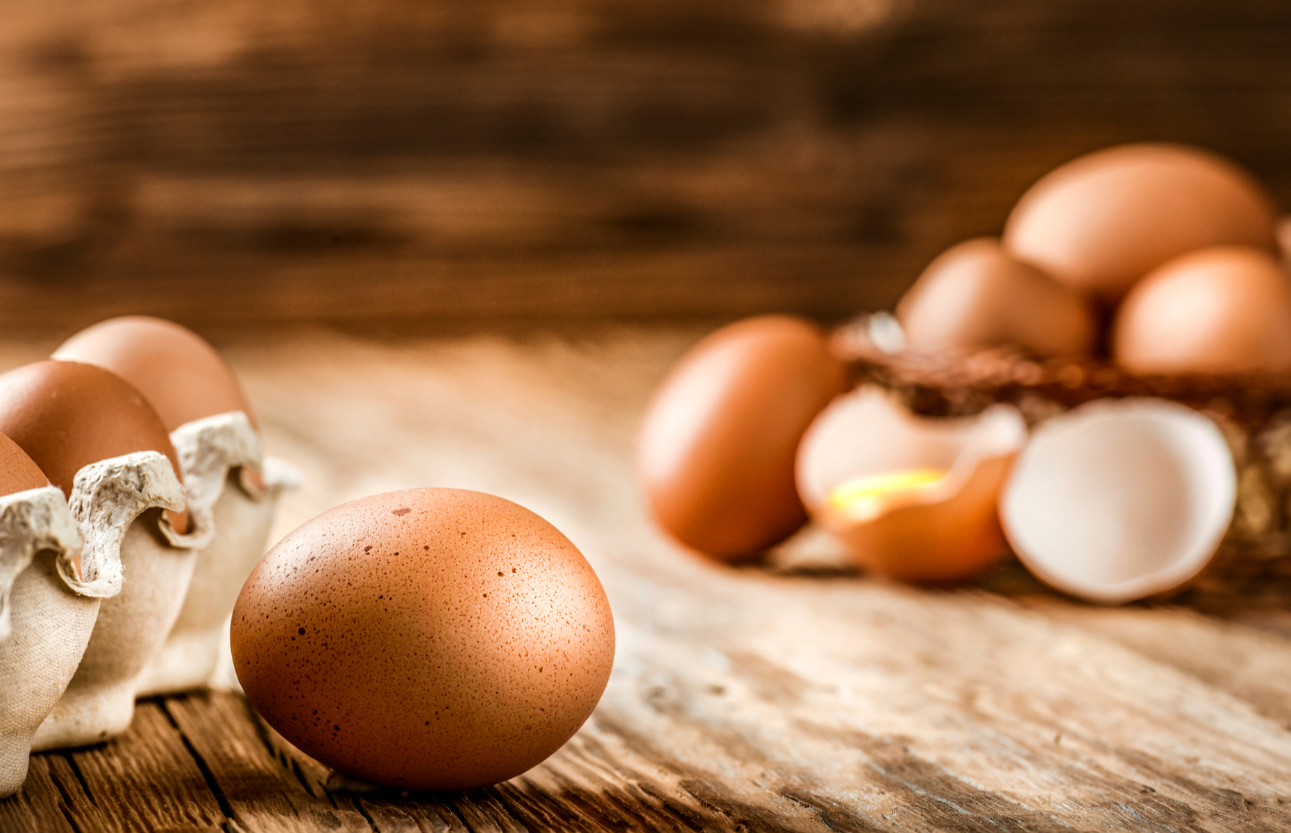 <p>Eggs are very versatile, add flavour and texture to recipes, and are easily incorporated into countless dishes and desserts. One large egg contains an average of <a href="https://www.eggs.ca/nutrition/view/1/egg-nutrition" rel="noreferrer noopener">6.5 g of protein</a> and one dozen can cost as little as $1.55.</p>