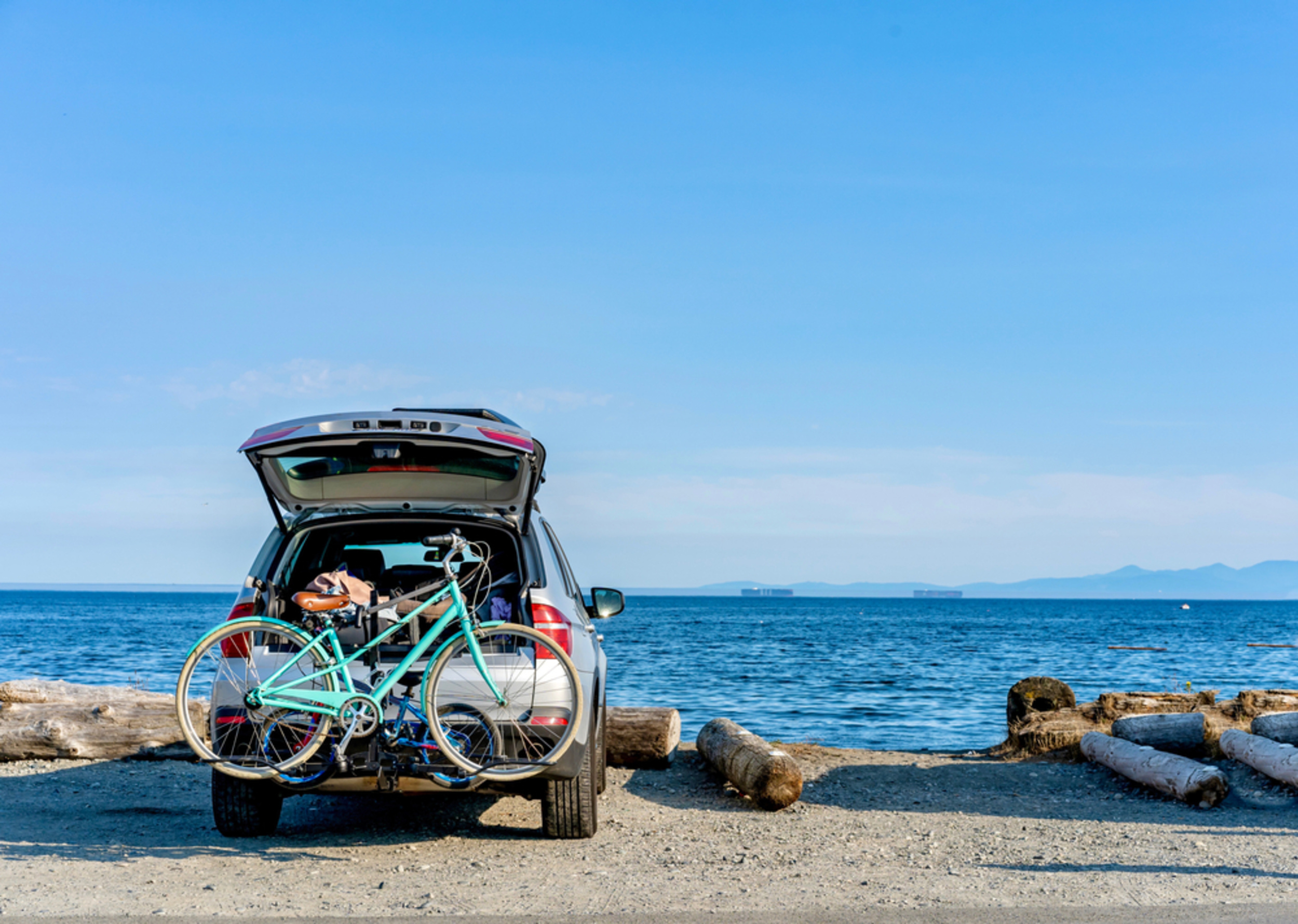 <p>Even if your road trip is only a few hours long, it's still nice to get out and stretch your legs every once in a while. Search along your route for rest stops, fun roadside attractions, and other activities that can offer a short break from the monotony of driving. </p><p><a href='https://www.msn.com/en-us/community/channel/vid-cj9pqbr0vn9in2b6ddcd8sfgpfq6x6utp44fssrv6mc2gtybw0us'>Follow us on MSN to see more of our exclusive lifestyle content.</a></p>