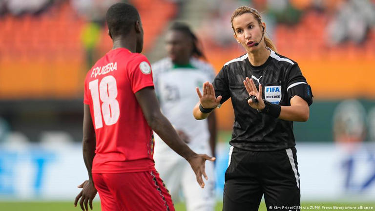 Outre la rencontre Nigeria-Guinée-Bissau, Bouchra Karboubi a également opéré comme arbitre assistant lors de cette CAN