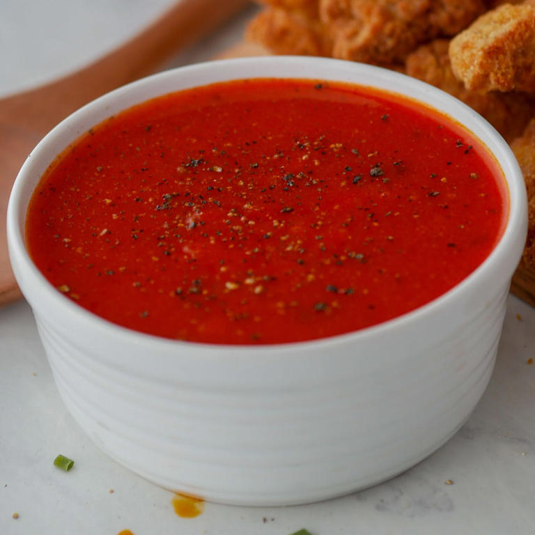 Hot Honey Buffalo Sauce: Spice Meets Sweet