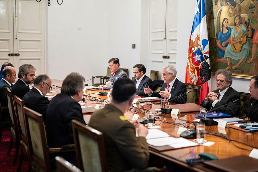 la disputa que se produjo al interior del cosena cuando piñera lo convocó en 2019: ¿problema de seguridad nacional u orden público?