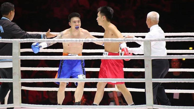 鍾培生去年於台北小巨蛋舉行世紀拳賽《拳上》，用4回合就以TKO技術性擊倒Toyz。（圖／資料照）