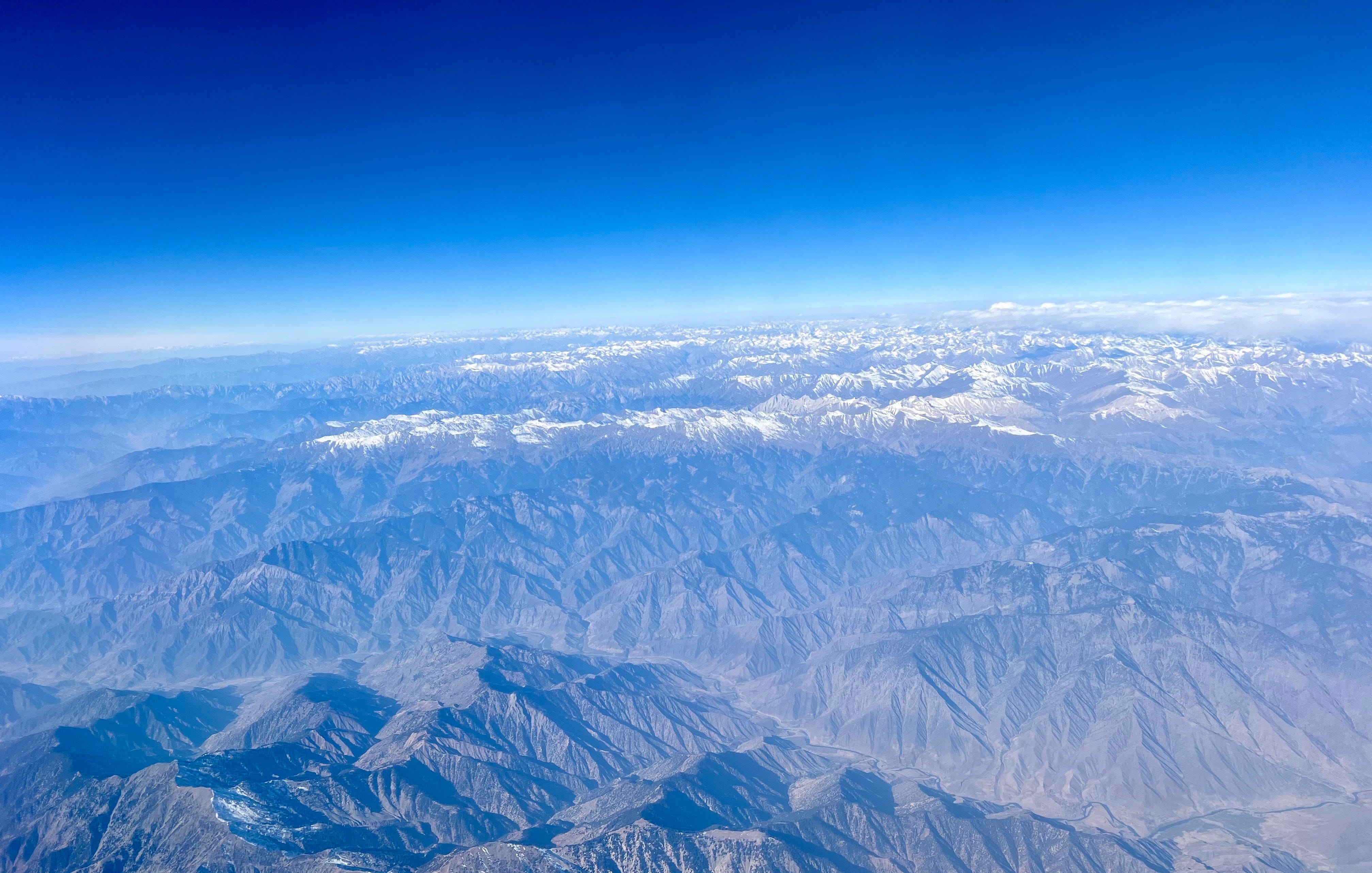 <p>The downfall of an aisle seat is missing the views out of the plane windows, but luckily, other travelers are willing to share their space for views like this.</p>