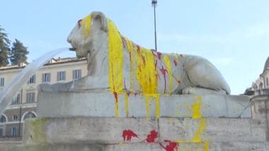 Animalisti Imbrattano I Leoni Di Piazza Del Popolo A Roma