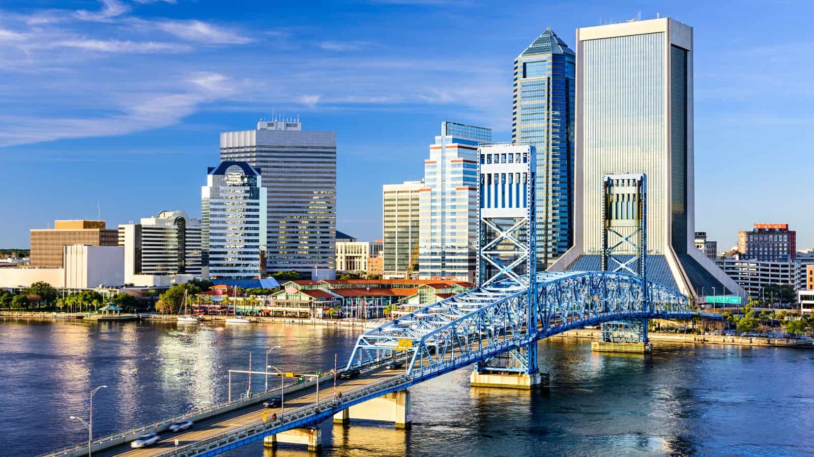 <p>According to <a href="https://eu.jacksonville.com/story/news/2023/10/12/zombie-apocalypse-attack-best-worst-cities-during-attack-of-undead/71152570007/">Jacksonville.com</a>, the city has several strategic advantages—excellent transport links, including a deepwater port, multiple military bases, natural barriers (extensive waterways), good access to agricultural land, a low population density, and a high number of weapons shops and medical centers per capita. All of these would help with survival, escape, and defense.</p>