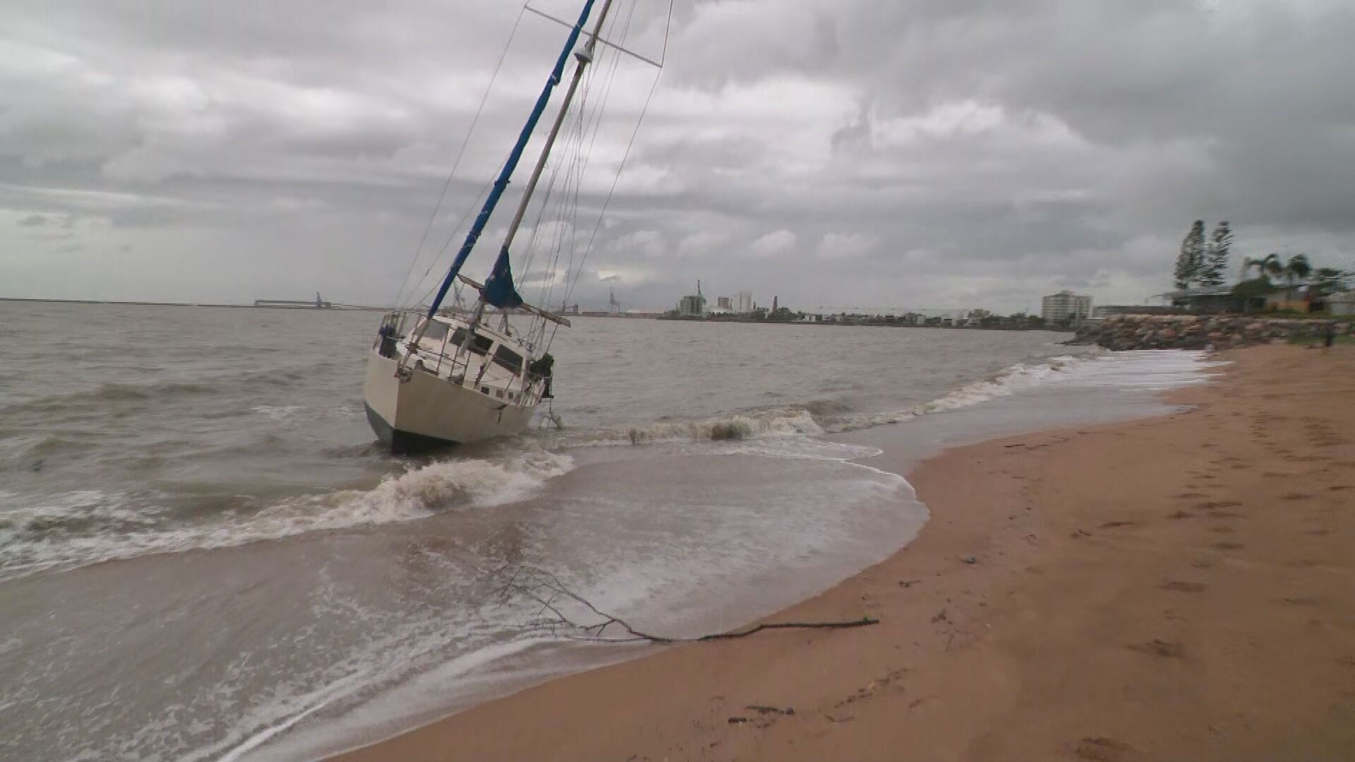 low-pressure system off queensland could threaten new cyclone