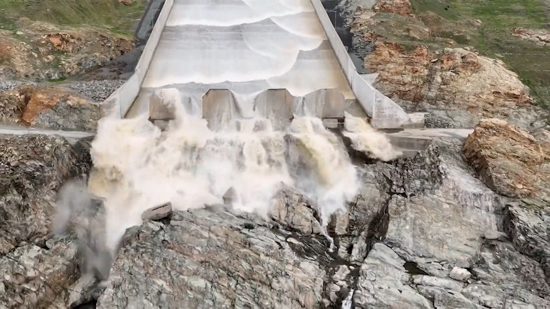 Watch Beautiful Rush Of Water Down Oroville Dam Spillway 2024   BB1hDcMc.img