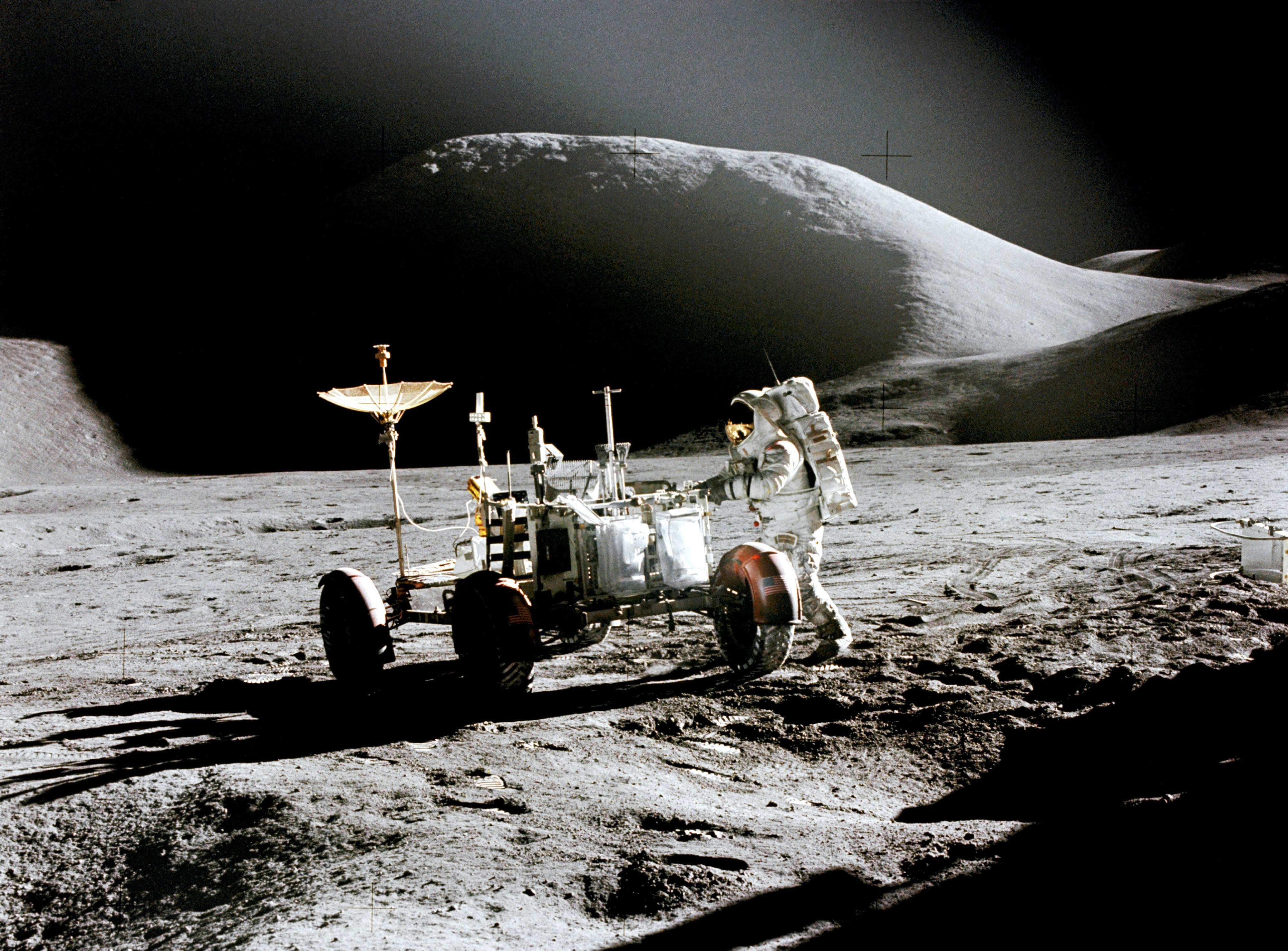 Moon missions. Луноход Аполлон 15. Луномобиль Аполлон. Аполлон 1969 Аполлон 11. Американские астронавты Аполлон 15.