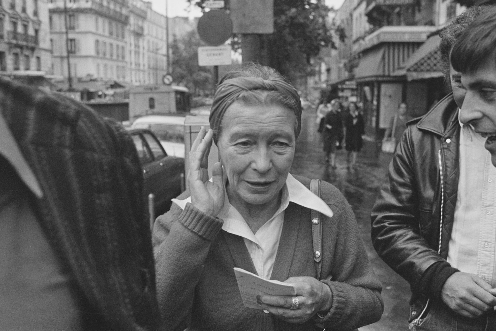 Couple de légende Simone de Beauvoir et JeanPaul Sartre, aussi liés