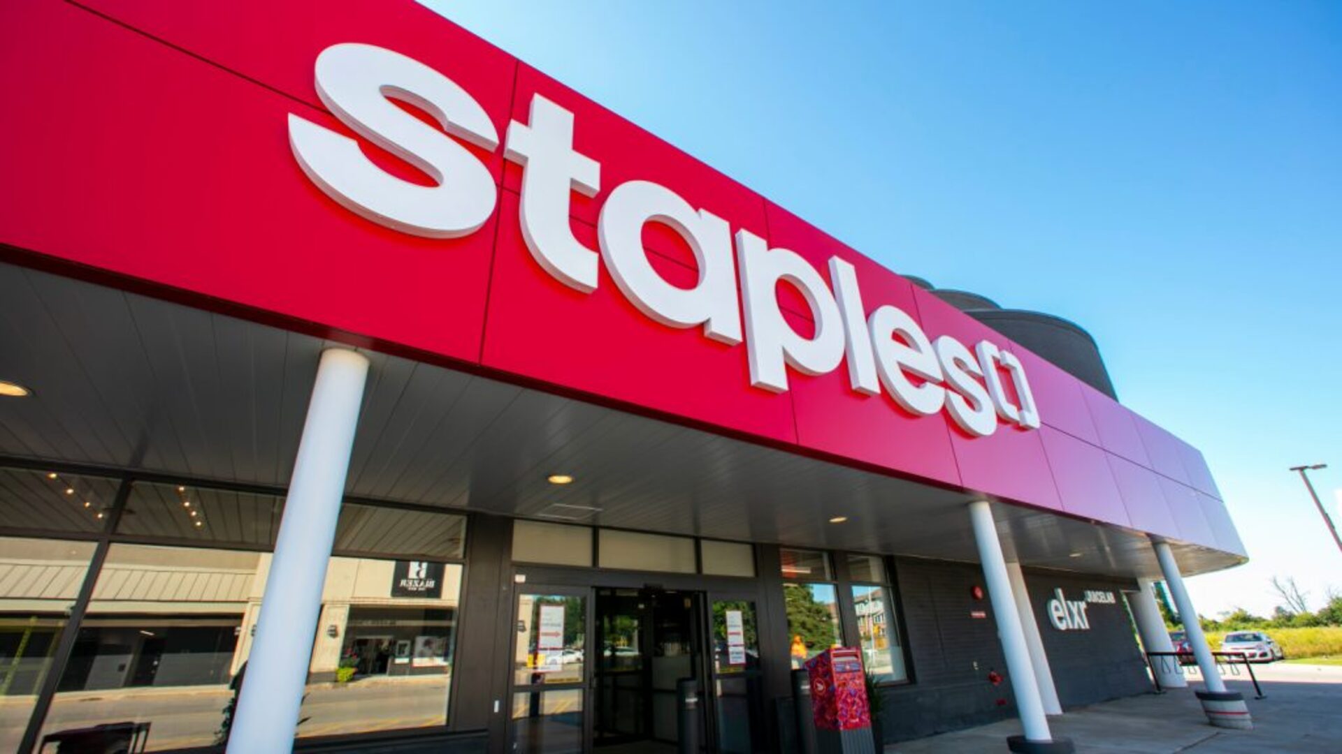 Staples Layoffs Coincide With ServiceOntario Kiosk Openings   BB1hDzDm.img