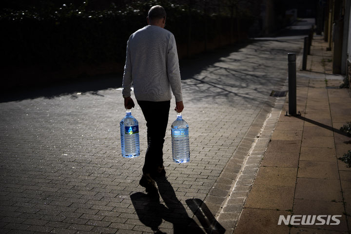 사상 최악의 가뭄 덮친 스페인…물 사용 제한 조치