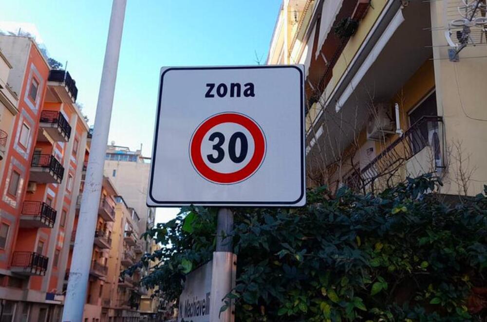 città 30. il ministro salvini firma la direttiva: ecco quando sarà possibile ridurre il limite a 30 km/h