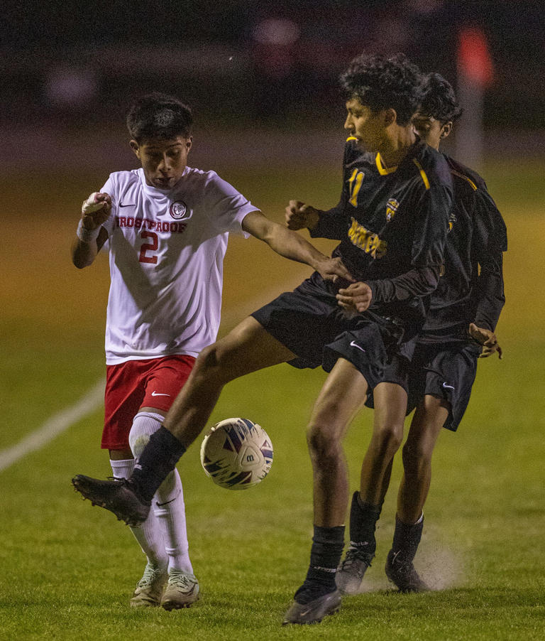 Frostproof soccer honors former teammate with upset of Fort Meade to win district title