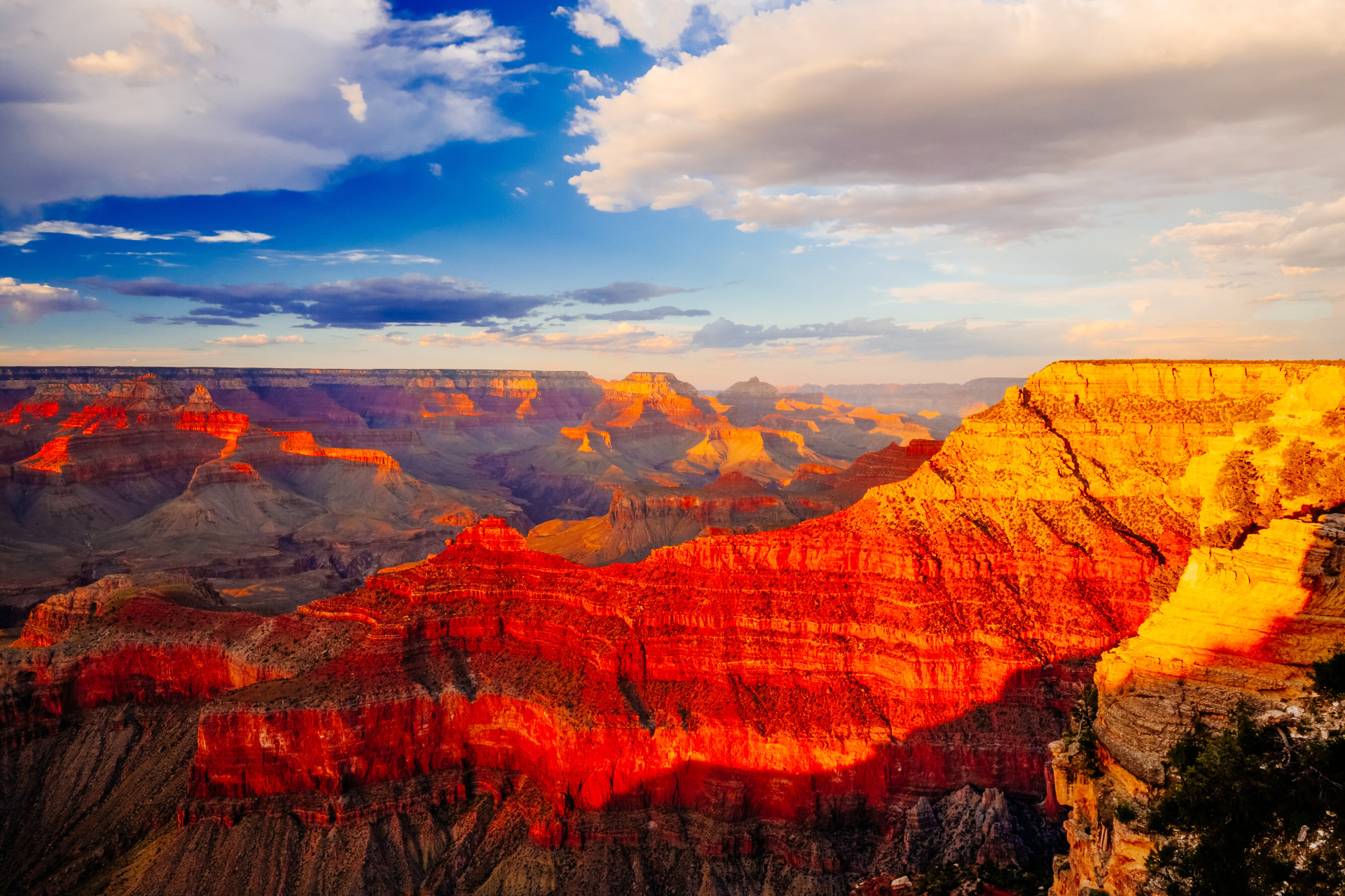 The Grand Canyon’s awesome gorge – a mile deep and up to 18 miles wide in places – is one of the most photographed natural wonders in the world.