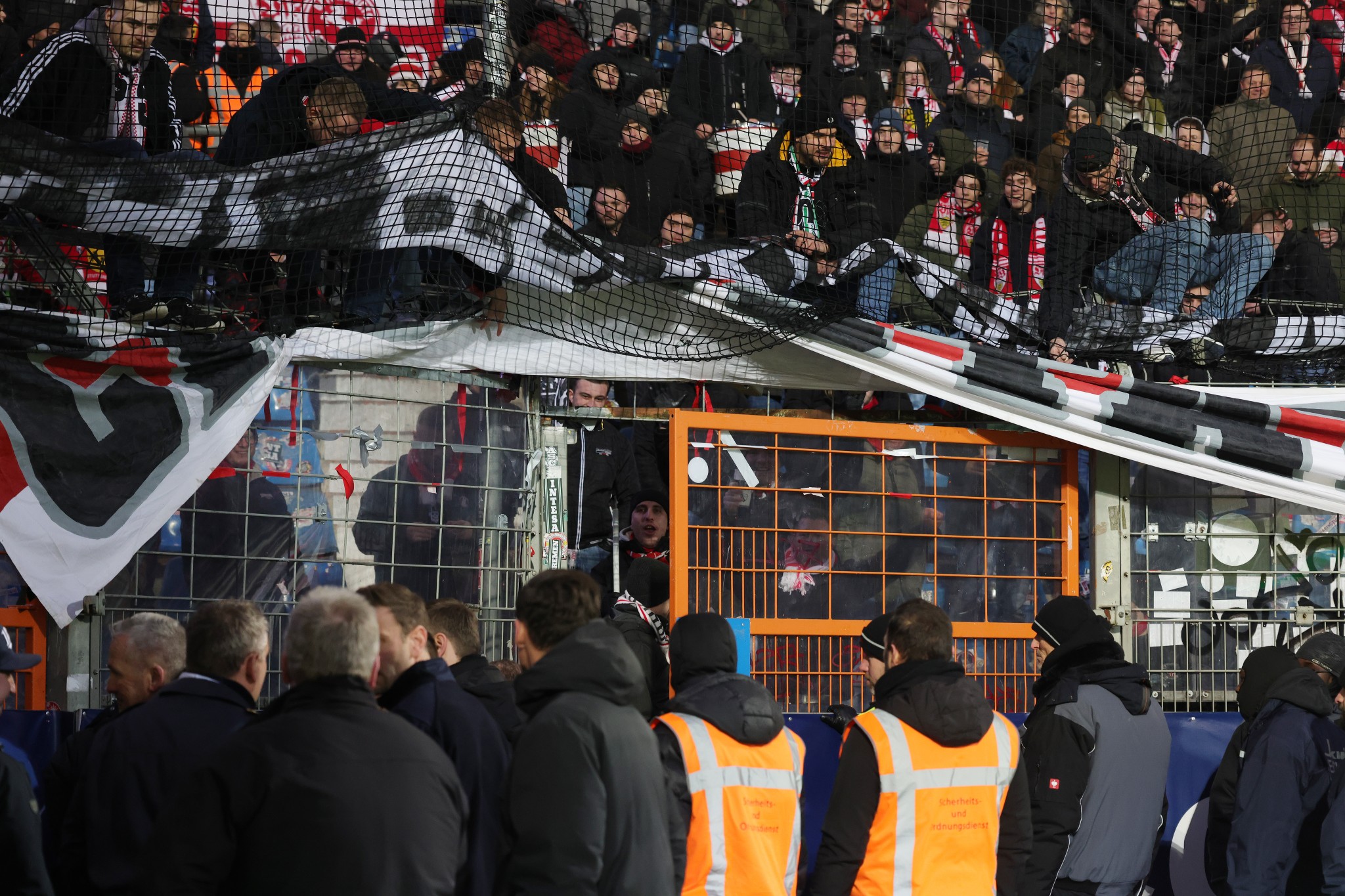 VfL Bochum: Erstes Heimspiel Des VfL Nach Fahnen-Eklat: Fabian Warnt