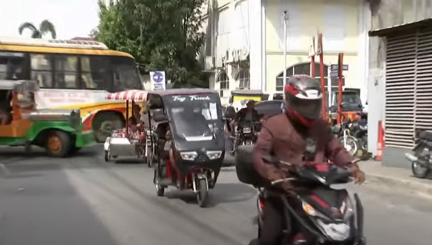 e-bike, e-trike users lament loss of savings, profits with mmda ban on nat'l roads