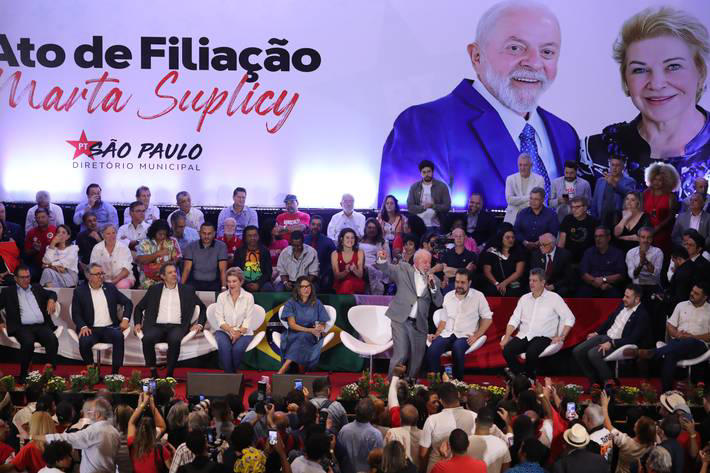 Evento concorrido contou com a presença de ministros do governo e diversas lideranças do PT Foto: Alex Silva/Estadão