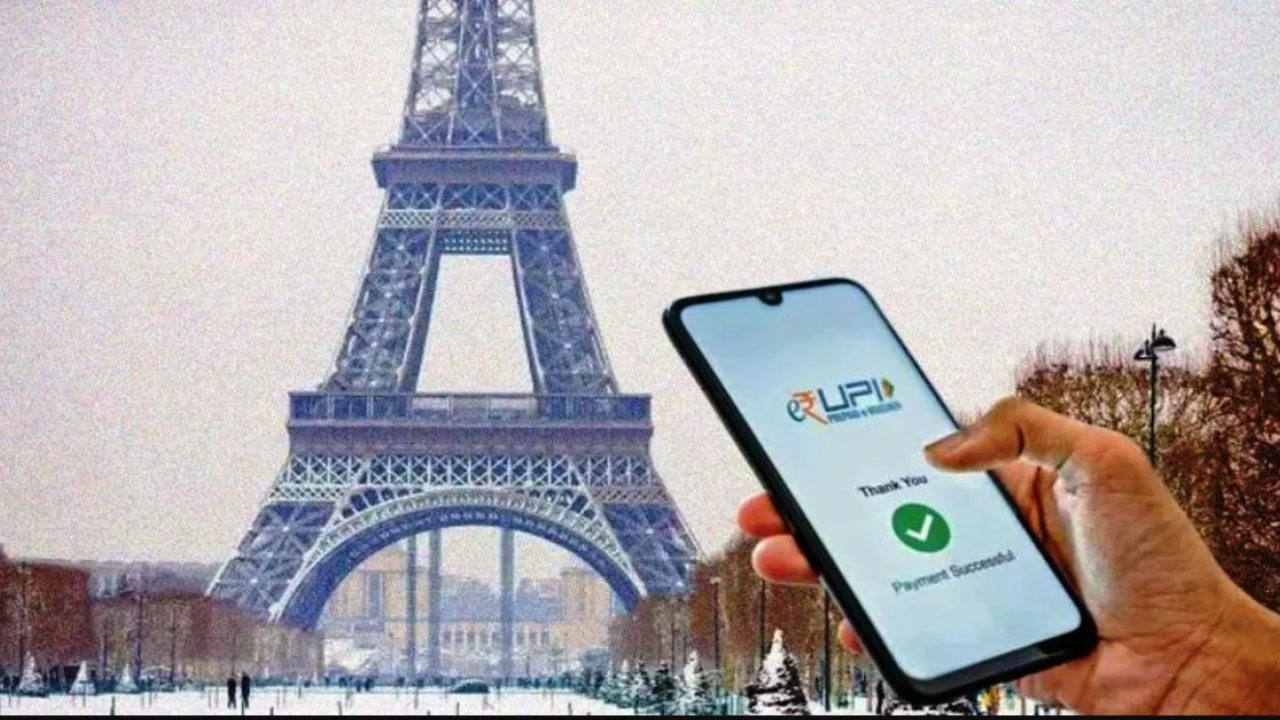 now you can book visit to eiffel tower through upi