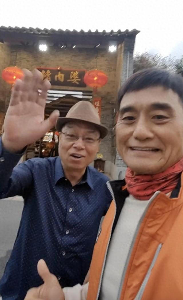 67岁TVB绿叶自曝移居中山，已花20万买车，儿子称其将在当地长居