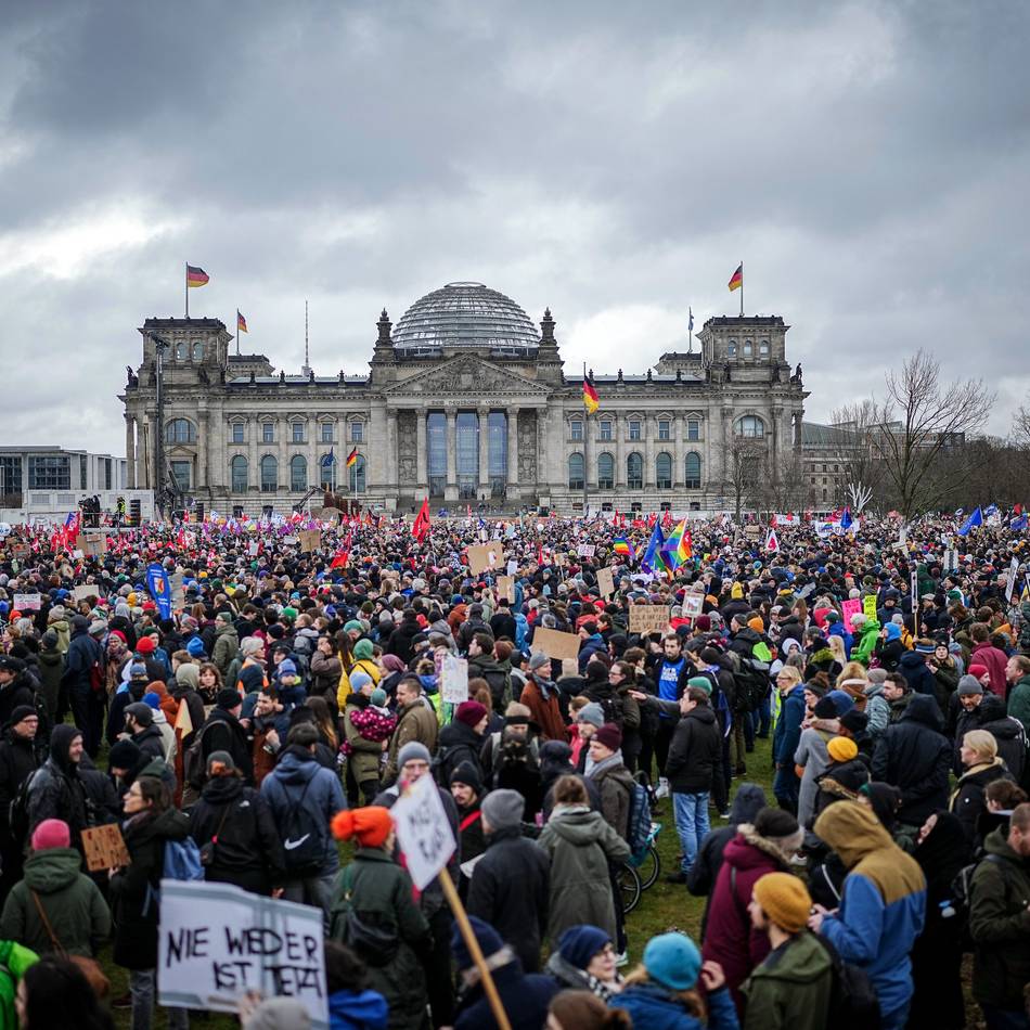 150.000 Demonstrieren In Berlin Gegen Rechtsextremismus