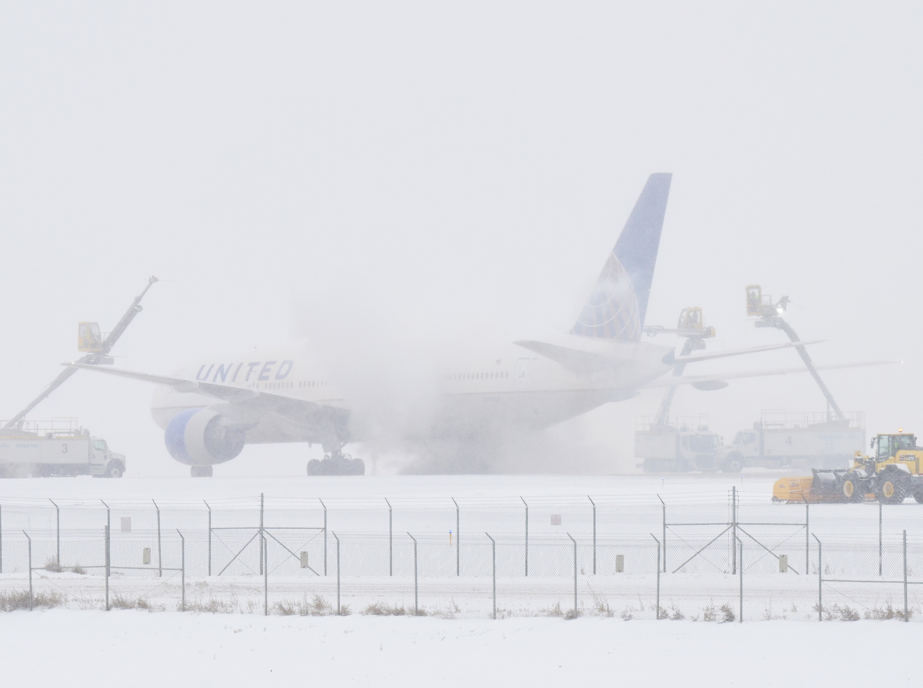 More than 1,000 flights delayed, canceled at Denver International ...