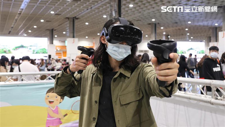 鴻海嘉年華有VR遊戲可體驗。（圖／記者鄭孟晃攝影）