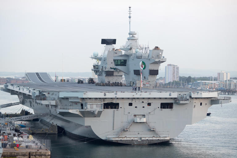 HMS Queen Elizabeth Portsmouth: Royal Navy's flagship carrier unable to ...