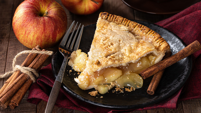 15 Mistakes Everyone Makes When Baking Apple Pie (And How To Fix Them)