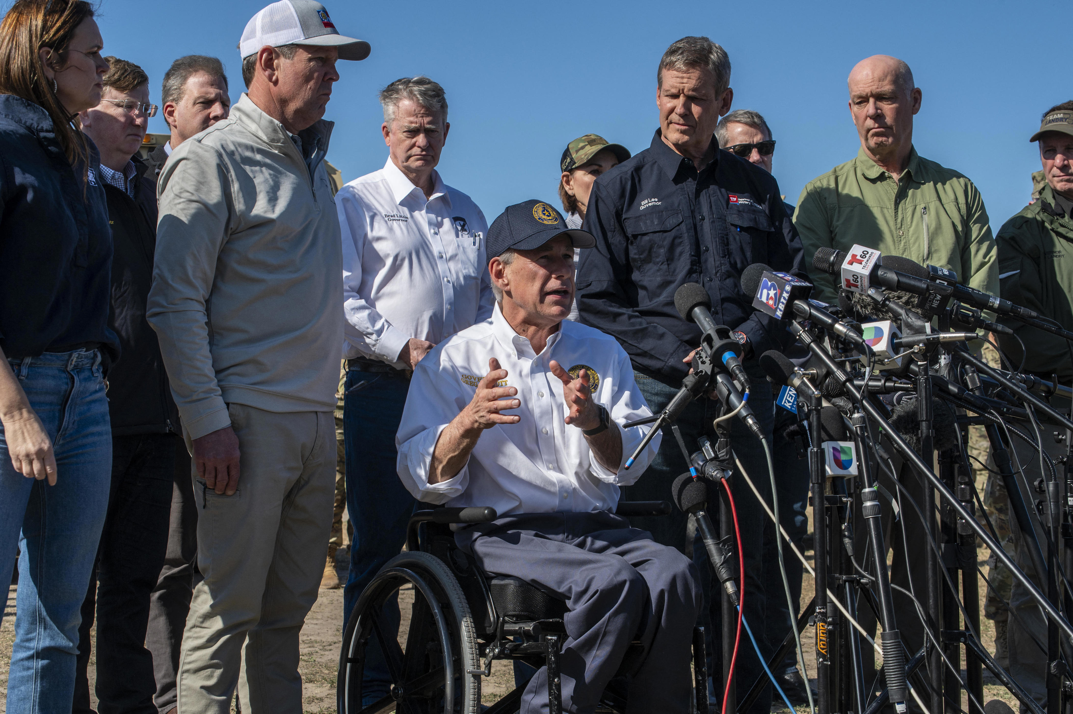 gov. abbott insists texas has right to protect border amid feud with biden