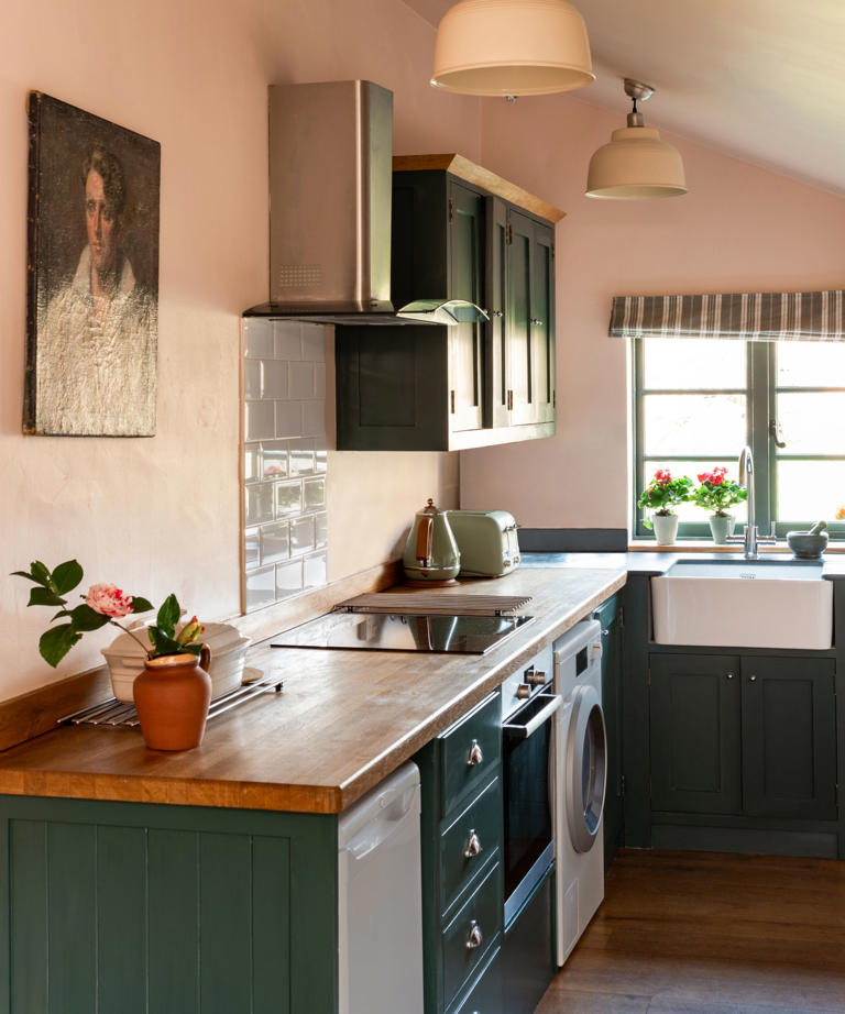 7 modern farmhouse kitchen wall decor ideas for a characterful space