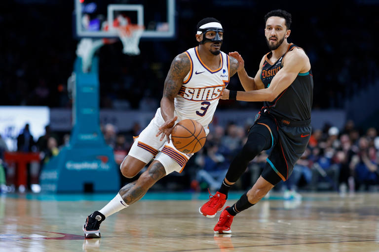 Phoenix Suns defeat Milwaukee Bucks behind Big 3's second-half surge