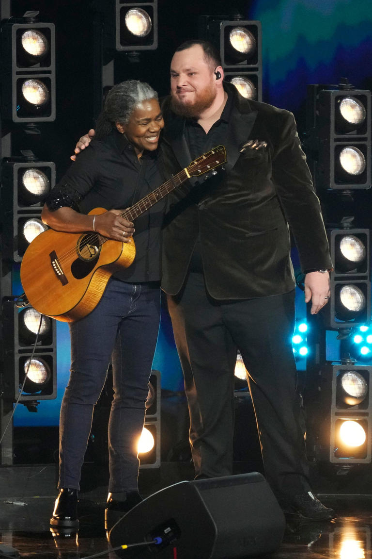 Tracy Chapman, Luke Combs perform moving duet of 'Fast Car' at the 2024