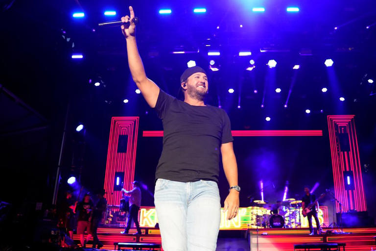 Luke Bryan announces 2024 tour with stop in Chula Vista
