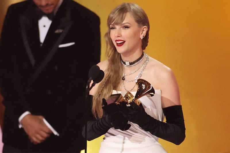 Taylor Swift Just Made Major Grammy Awards History With Her Midnights   BB1hMvMZ.img