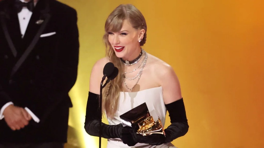 The Best Grammys Moments 2024 Tracy Chapman Stuns Taylor Swift Makes   BB1hMzjp.img