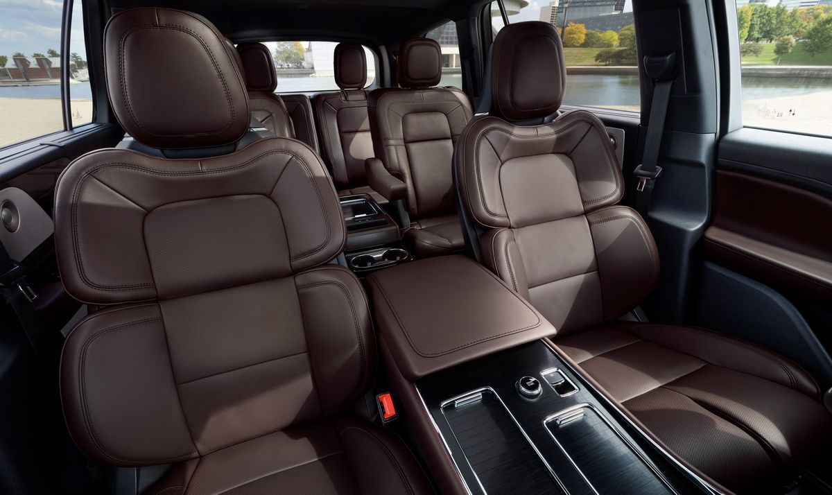 View Interior Photos of the 2025 Lincoln Aviator