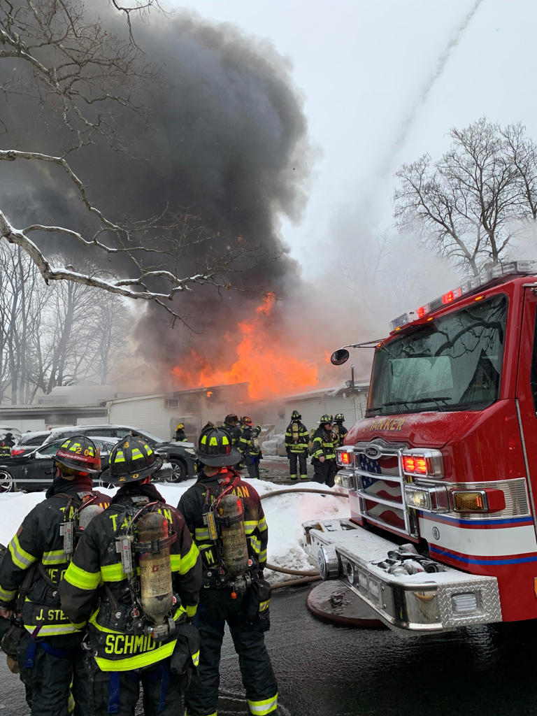 Fire in Spring Valley displaced at least 86 residents at Slinn Ave ...