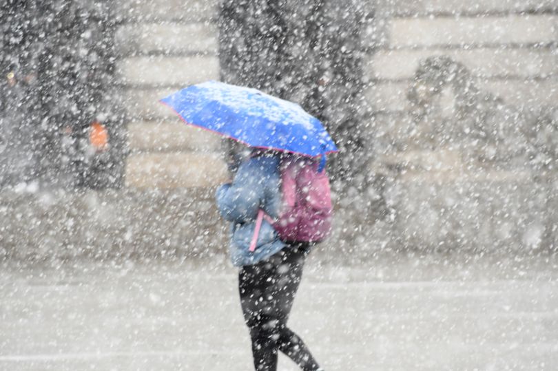 two day snow warning for nottinghamshire issued by met office with disruption expected