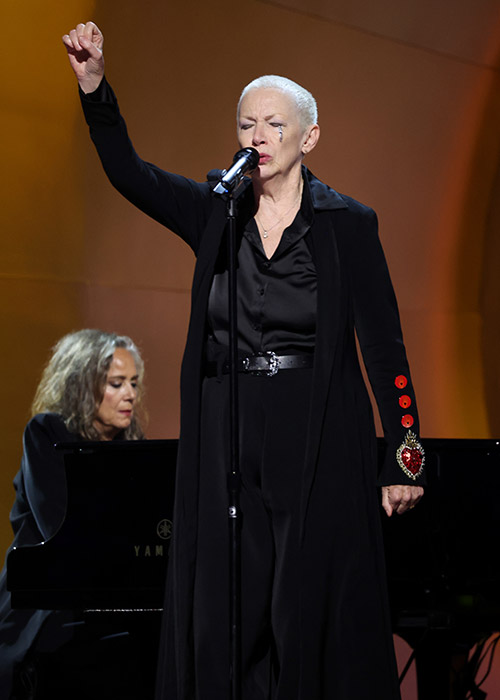 Annie Lennox Only Artist To Call For Ceasefire At Grammys As She   BB1hNrVG.img