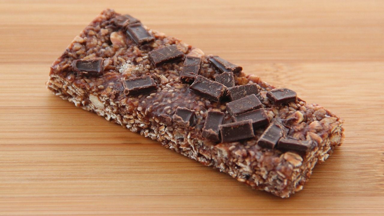 <p>Granola bars are another snack that give a surge of energy — but check the label since some brands hide unhealthy ingredients. Nutritional granola bars lean on generous portions of protein, like nut butter, seeds, nuts, and oats.</p>